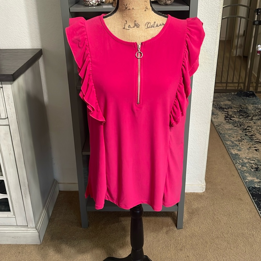 EUC bright pink top size M